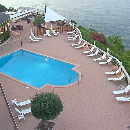 Alivi 4*