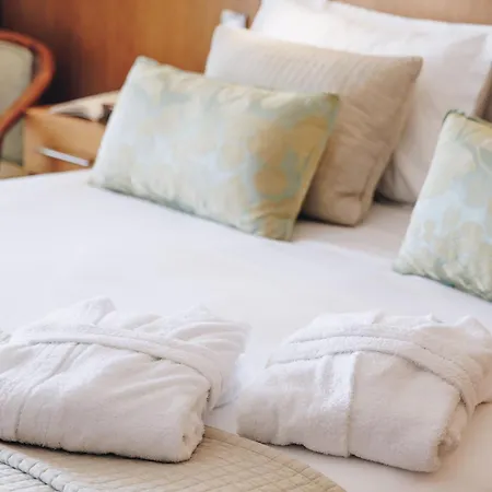 Alivi Hotell 4*