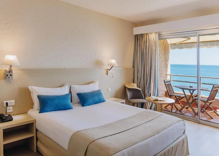 Alivi Hotel 4*