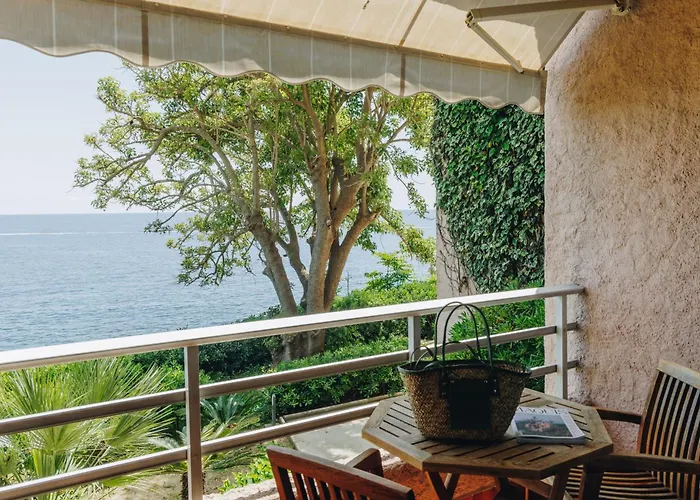 Alivi Hotel