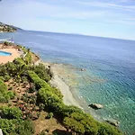 Alivi Hotel 4*