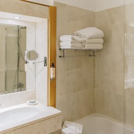 Alivi Hotel 4*