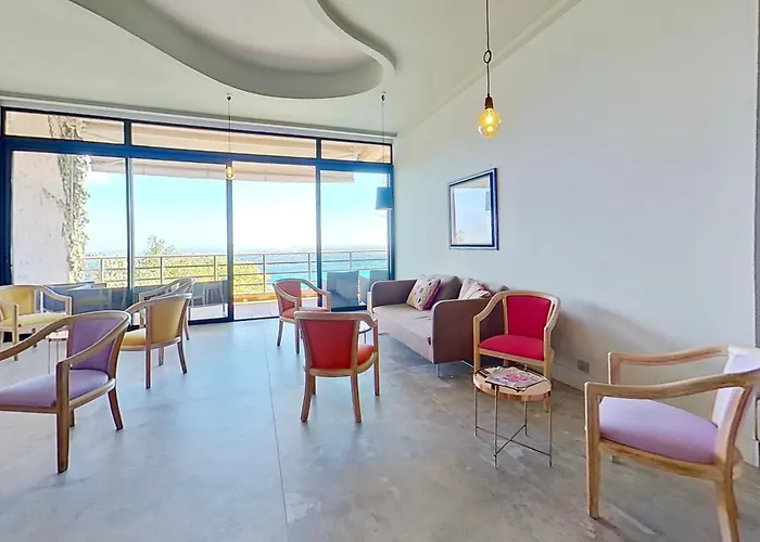 Alivi Hotel 4*