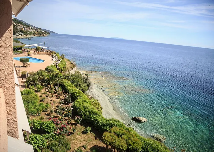 Alivi Hotel 4*